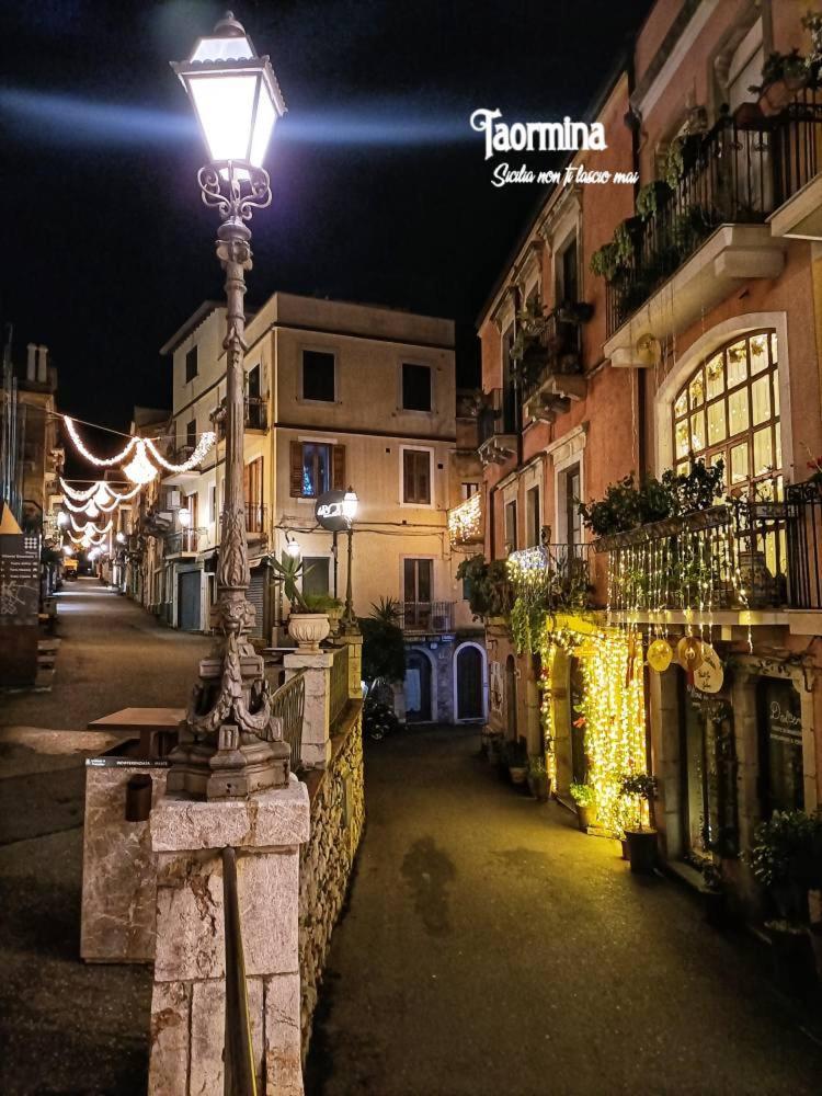 Caterina'S Charme Apartment Taormina Bagian luar foto